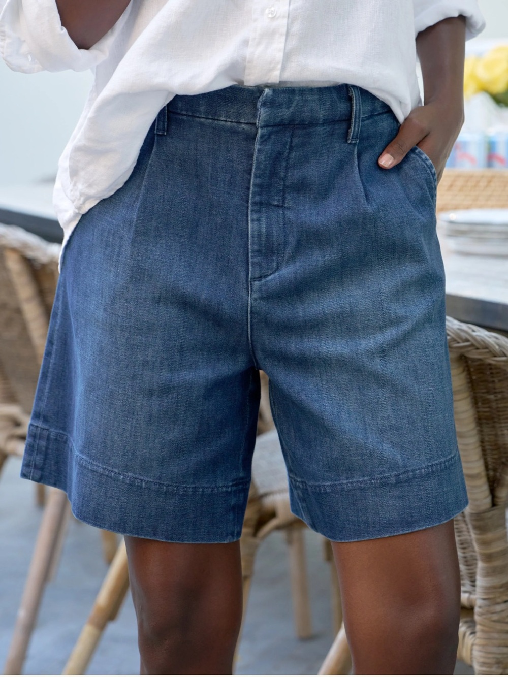 Frank & Eileen Waterford Tailored Walking Denim Shorts Size 4 - 7.5” inseam